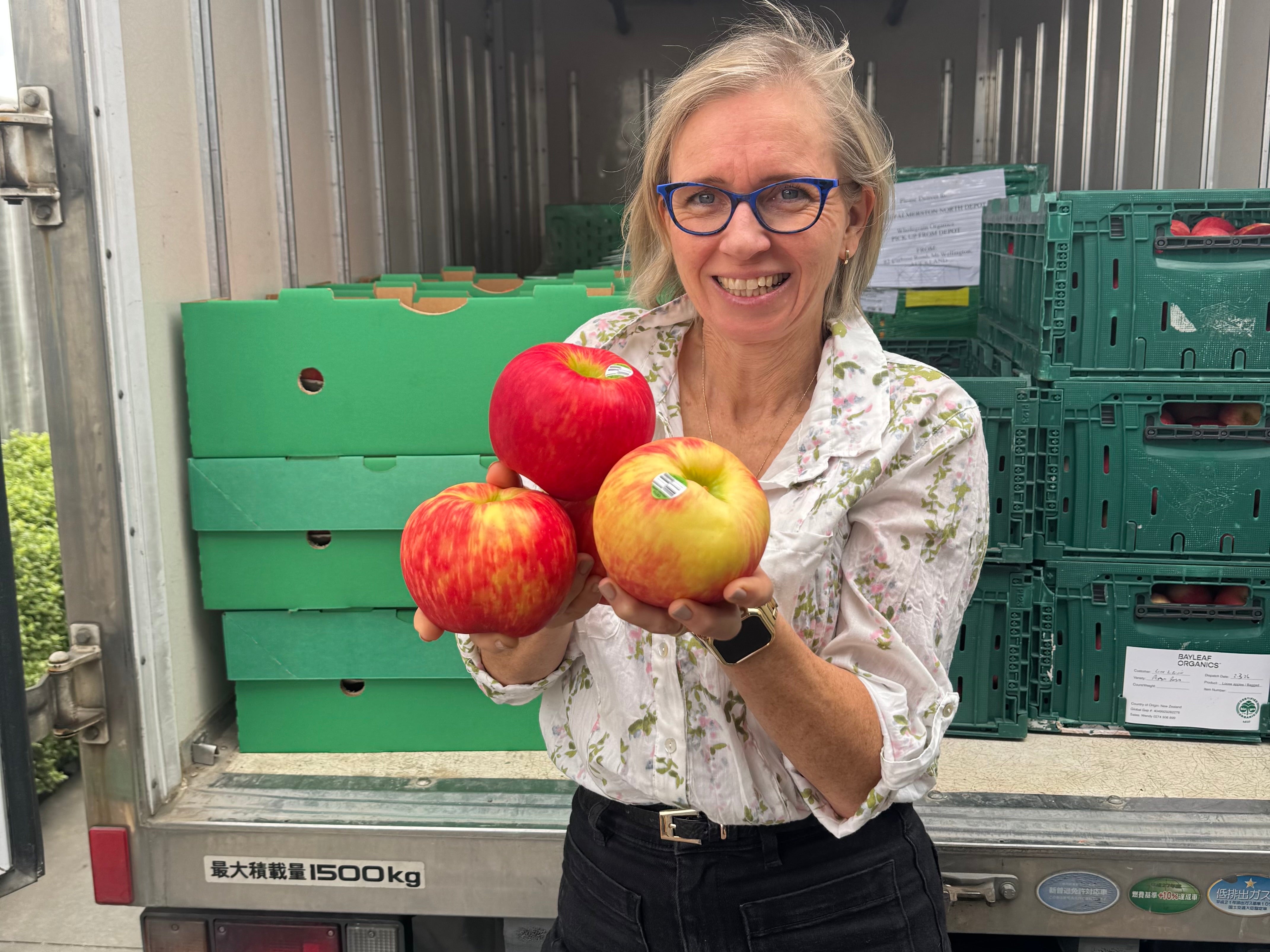 Hawke's Bay Organic Apples - Honey Crisp JUMBO